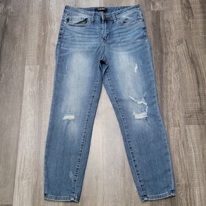 Judy Blue Ankle Distressed Relaxed Fit Jeans